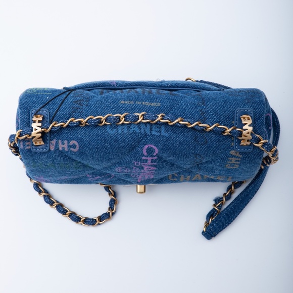 CHANEL PRINTED CC BLUE DENIM SMALL GRAFFITI FLAP BAG (2022) - Picture 5 of 11